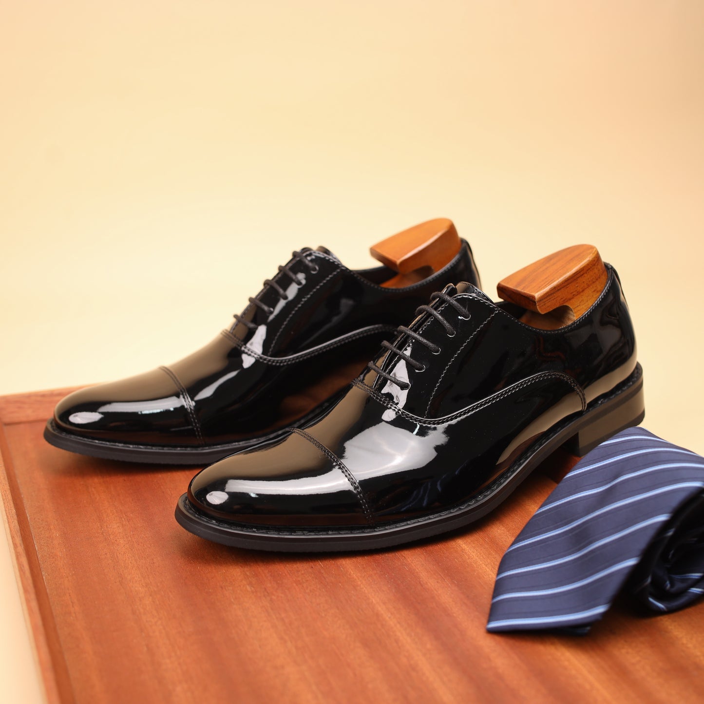 Men's Trendy Cap Toe Oxford Shoes with Non-Slip Rubber Sole